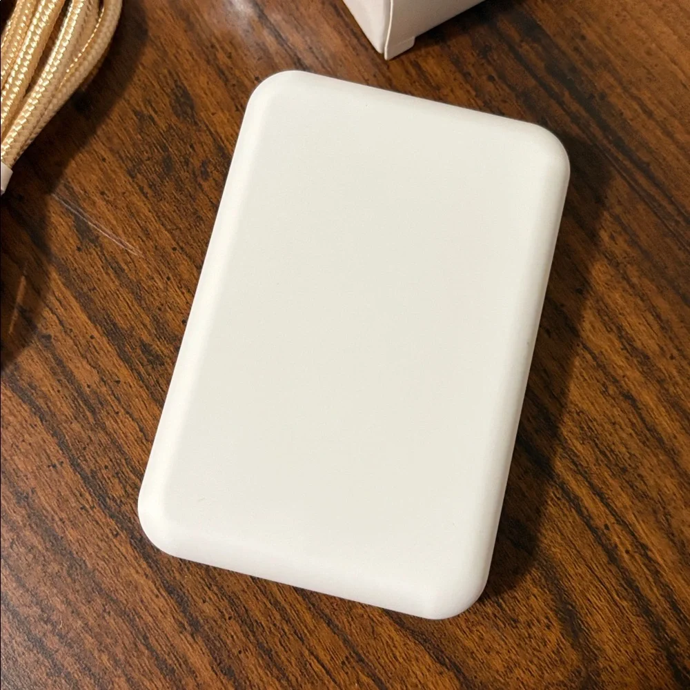 Magnetic Wireless Power Bank 10,000mAh Lightning to USB A